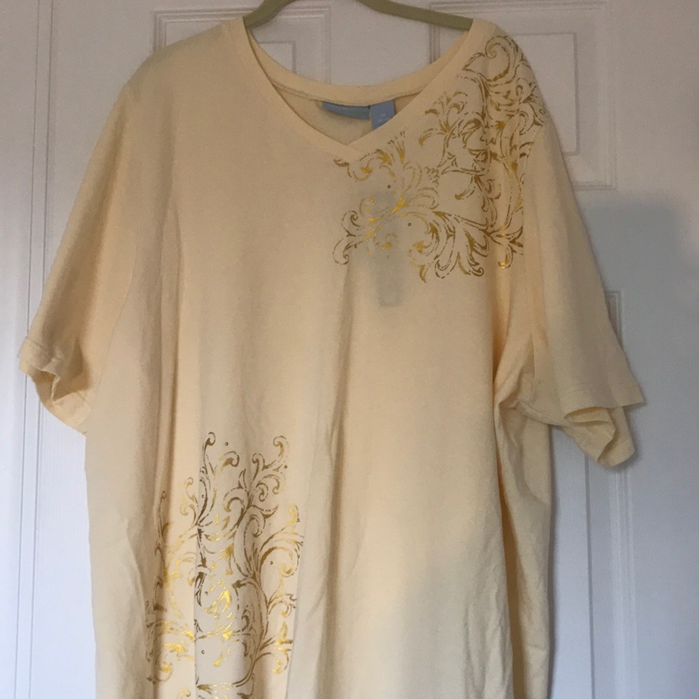 💕NWT - Liz & Me Cream with Gold T-Shirt 💕